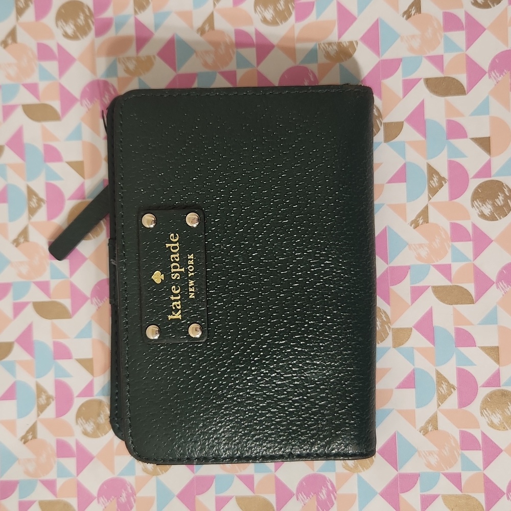 Kate spade  New York wallet|Green color|